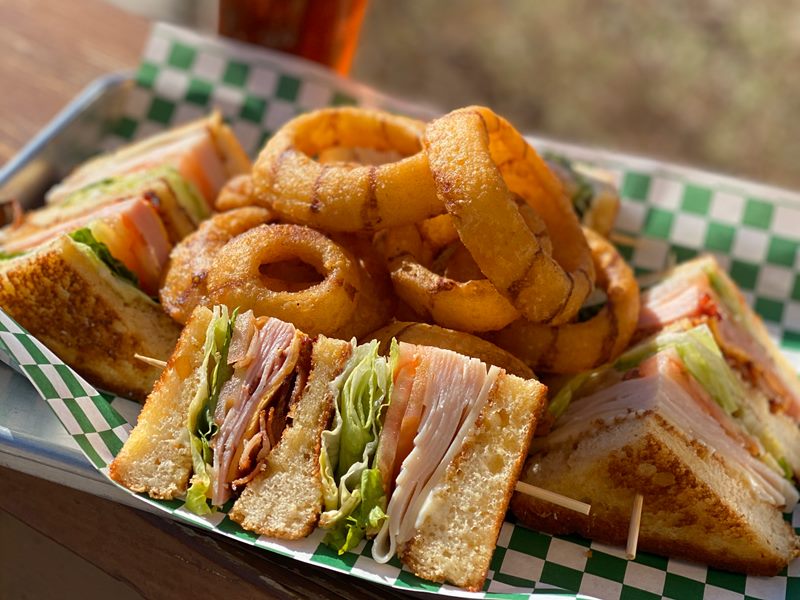 Three Pints Pub food